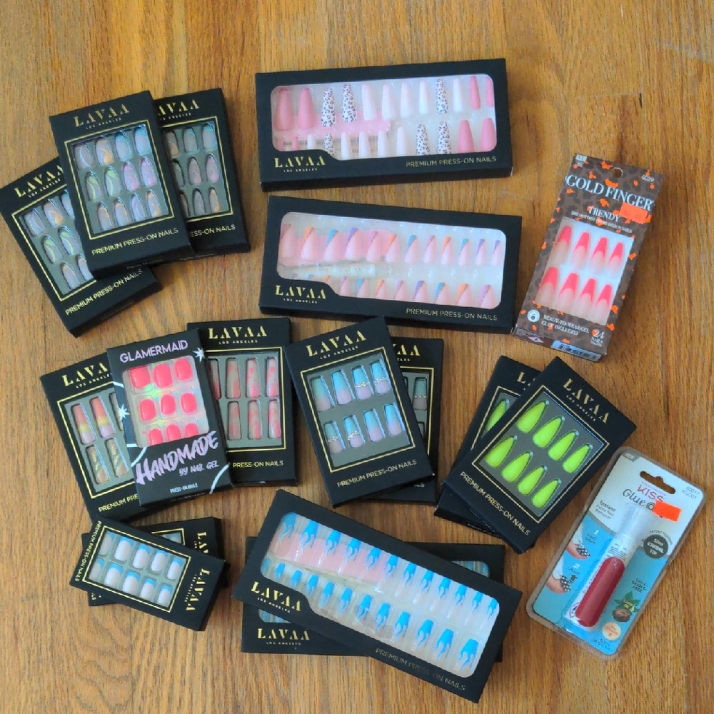 Press-On Nails Lot, 17 Complete Sets, Lavaa, Goldfinger, Neon, Leopard Print